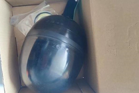 气囊式蓄能器上口漏油的处理方法