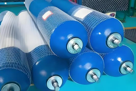 皮囊式蓄能器能串联气瓶吗?g