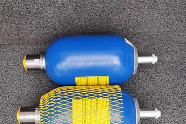 蓄能器选择与维护，必备知识分享！ 图2