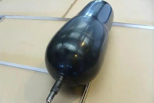 蓄能器里面的液压油有哪些污染与危害? 图1