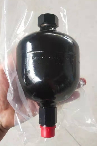 蓄能器气囊的技术创新与工程应用解析 图1