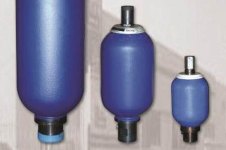 蓄能器为什么不能水平安装？理由很简单！