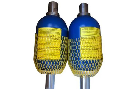 检查隔膜式蓄能器膨胀压力的方法